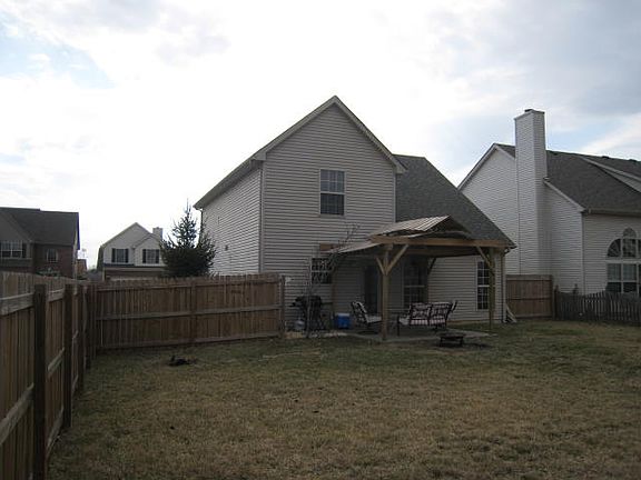 2nd image of 525 Wellington Gardens Dr