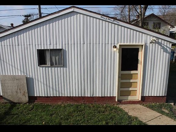 4th image of 4232 N Capitol Ave