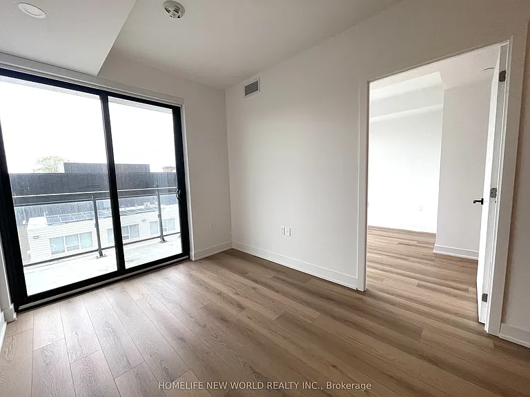 758 Dovercourt Rd #401 — Photo 6