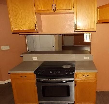 5th image of 732 SE 32nd Ave