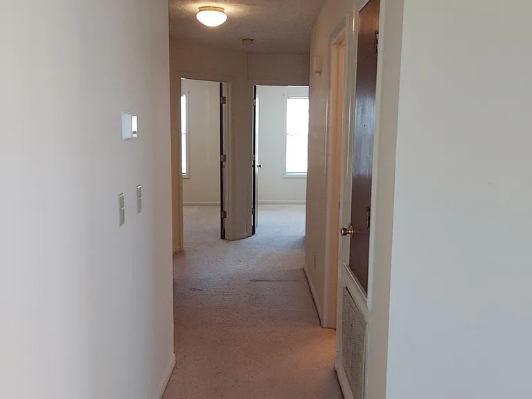 1018 Brookhollow Dr #1 — Photo 7