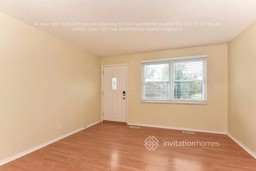 200 Valley Dr Bolingbrook, IL 60440 — Photo 2