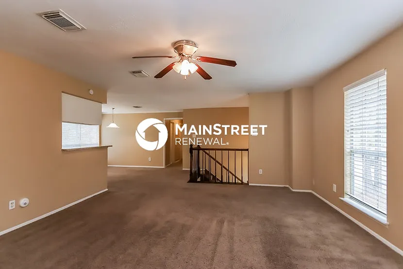 2910 Valley Rose Dr — Photo 3