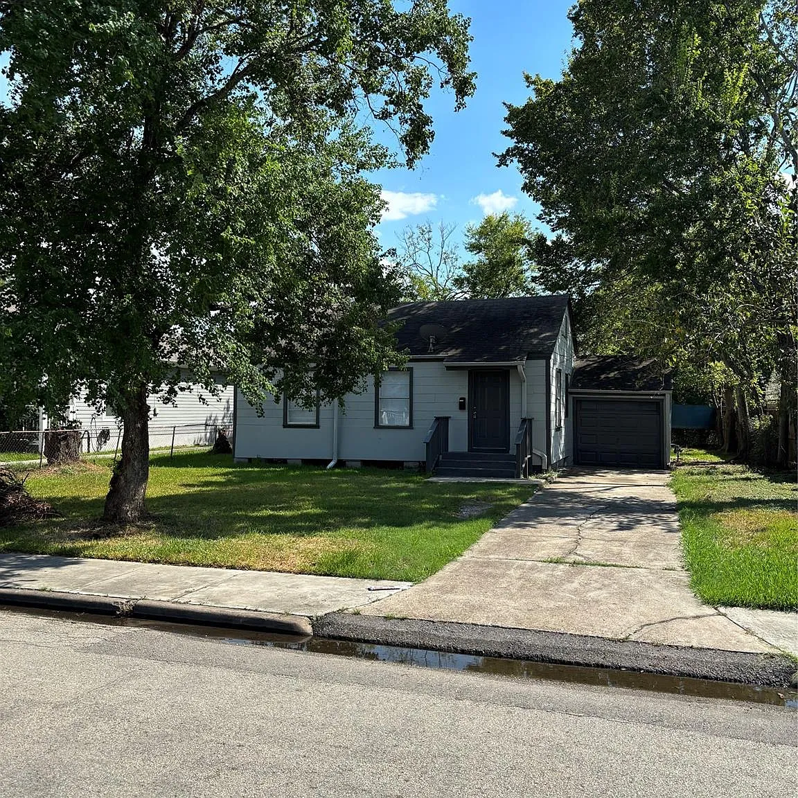 2 bed, 1.0 bath, 754 sqft, $1,100 — Photo 2