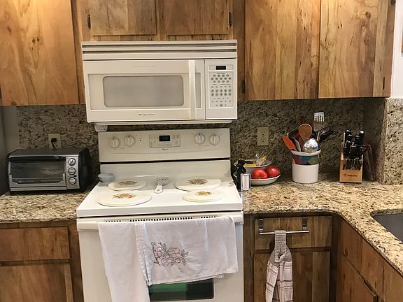 4th image of 2121 Collier Ave APT 317