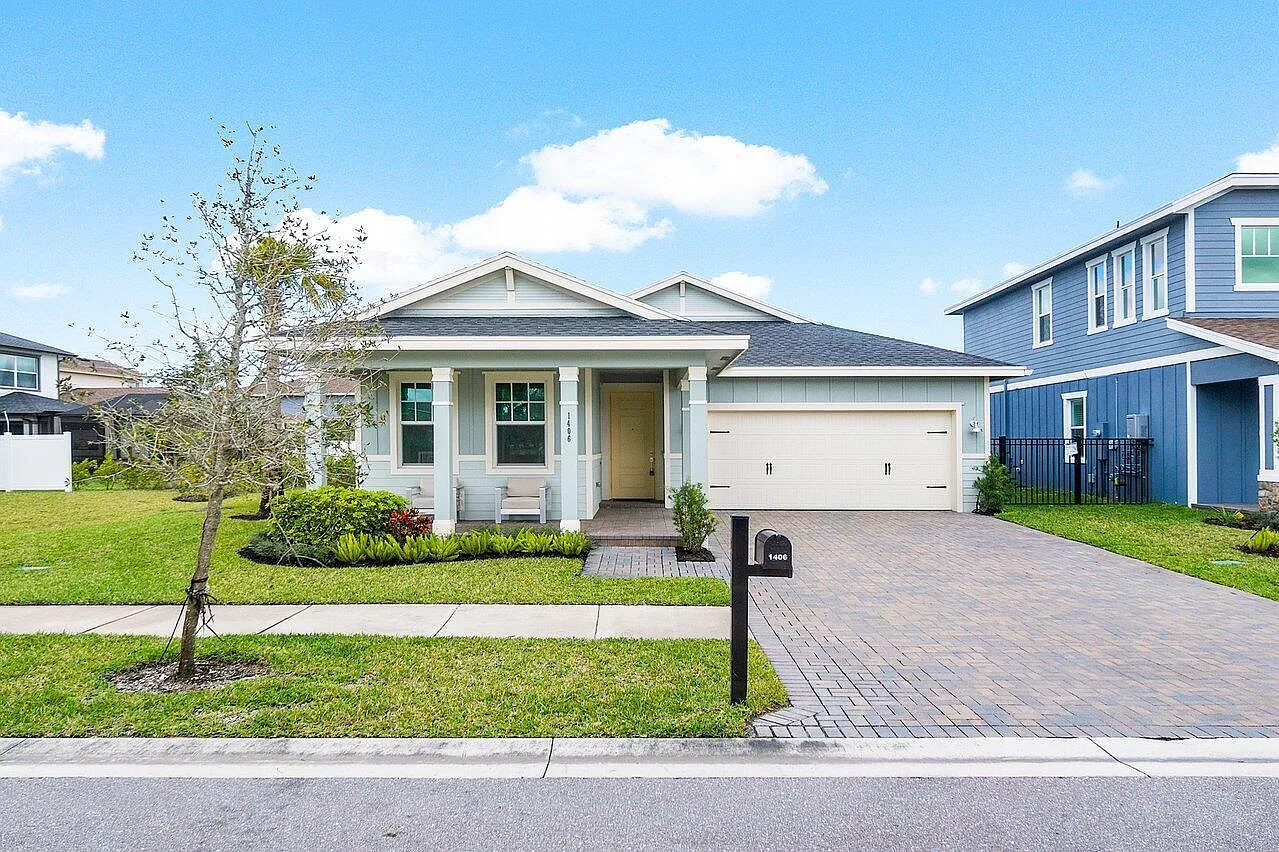 3 bed, 2.0 bath, 1811 sqft, $3,900 — Photo 1
