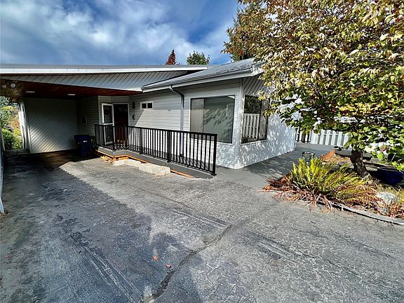 2nd image of 641 N Summit Avenue