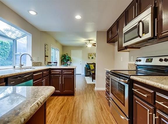 5th image of 1308 Knoll Dr