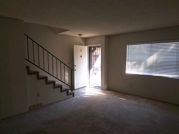 3rd image of 10923 Moorpark St APT B