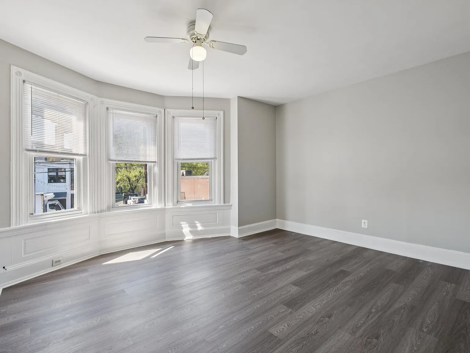 2 bed, 950 sqft, $1,450 — Photo 2