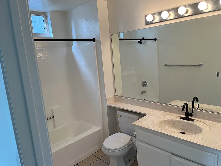 2532 S Centinela Ave #7 — Photo 11