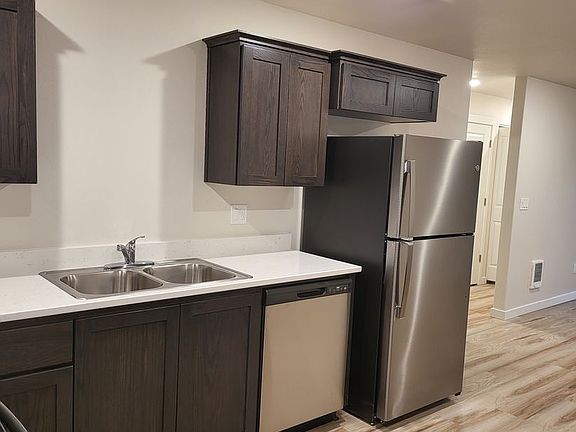 4th image of 972 N 2nd St #2B-1Ba-853Sqft
