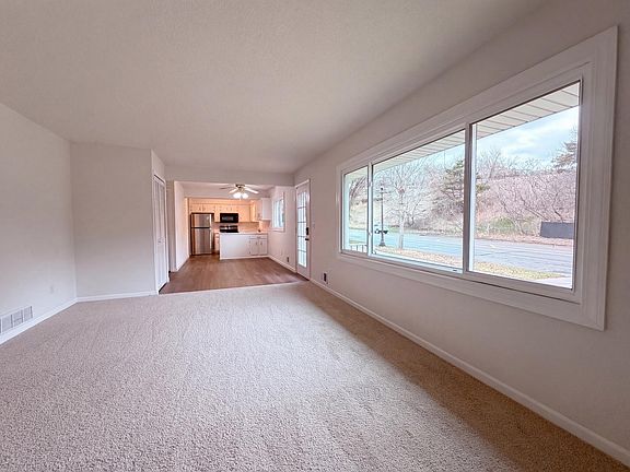 3rd image of 932 Jefferson Ave