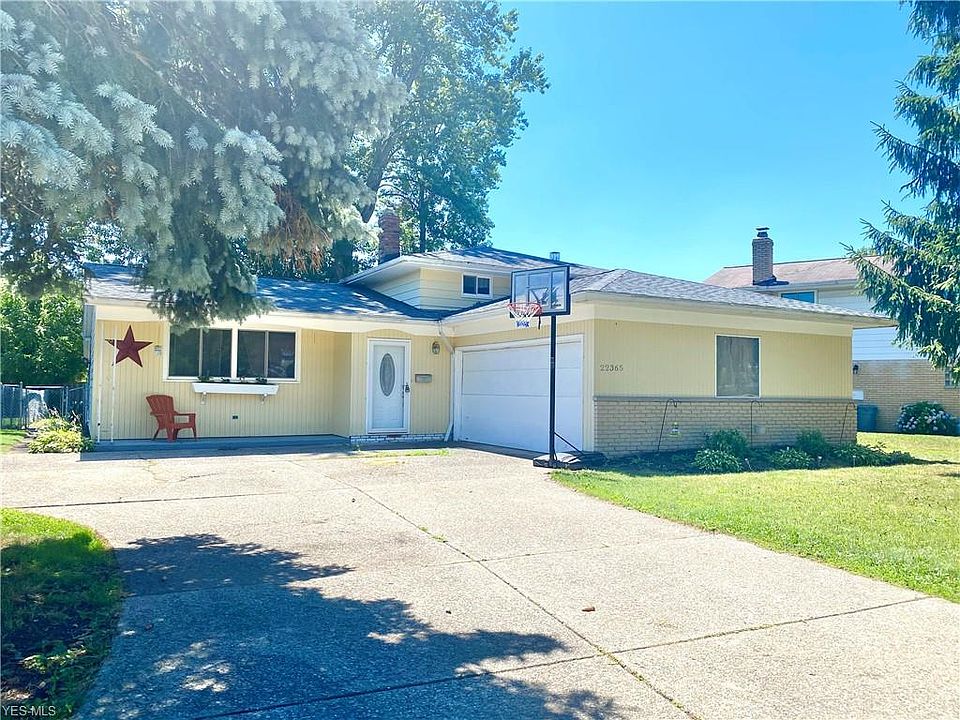 1st image of 22365 Sharon Ln