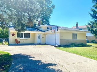 22365 Sharon Ln, Fairview Park, OH 44126