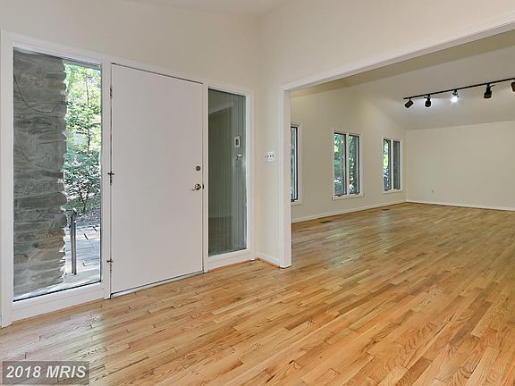 4th image of 9251 Wood Glade Dr