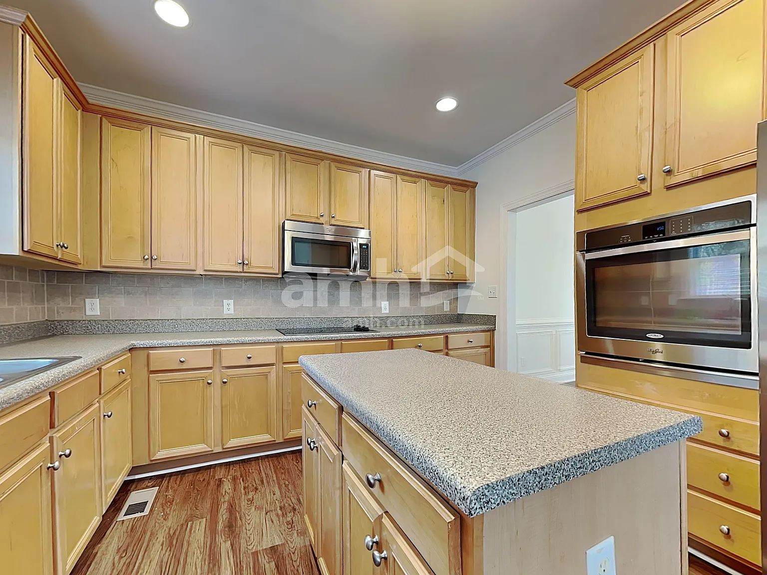 5 bed, 2.5 bath, 2260 sqft, $2,435 — Photo 3
