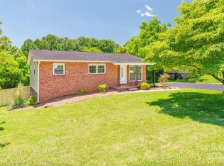 662 Sand Hill Rd, Asheville, NC 28806