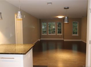 131 Buckingham St APT 204, Hartford, CT 06106