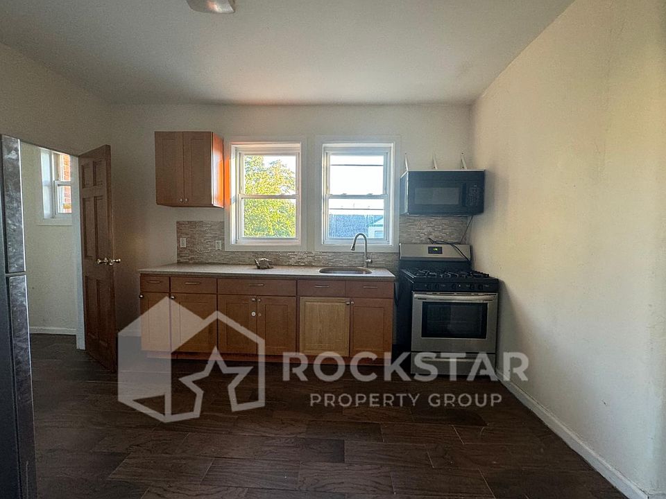 1st image of 188 Amherst St Floor 3