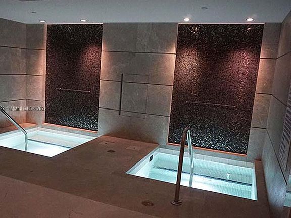 5th image of 475 Brickell Ave APT 408