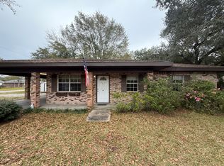 722 Tippen St, Waveland, MS 39576