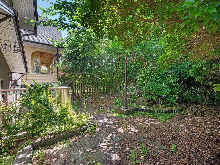547 E 12th Ave #LOWER LEVEL — Photo 24