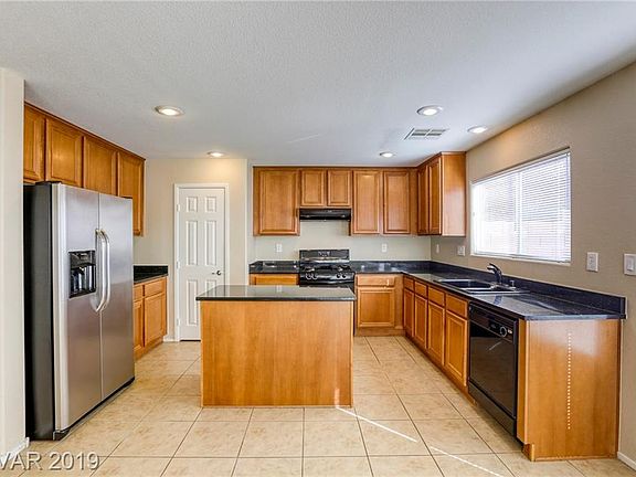 5th image of 601 Shewsbury Ave