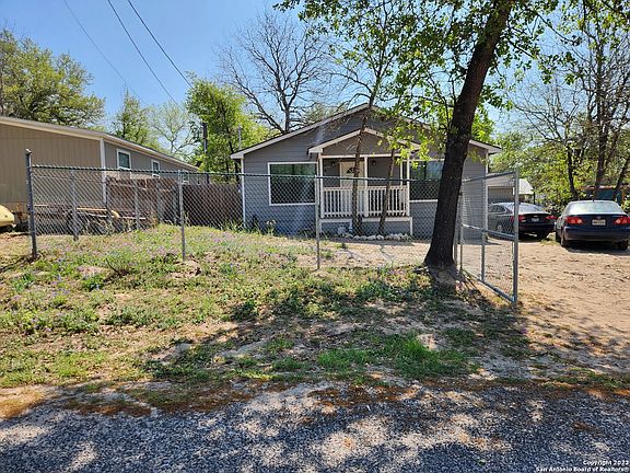 2nd image of 1506 Memorial LN