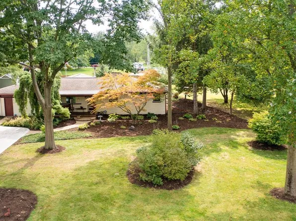 2715 Cardigan Rd, Indianapolis, IN 46268