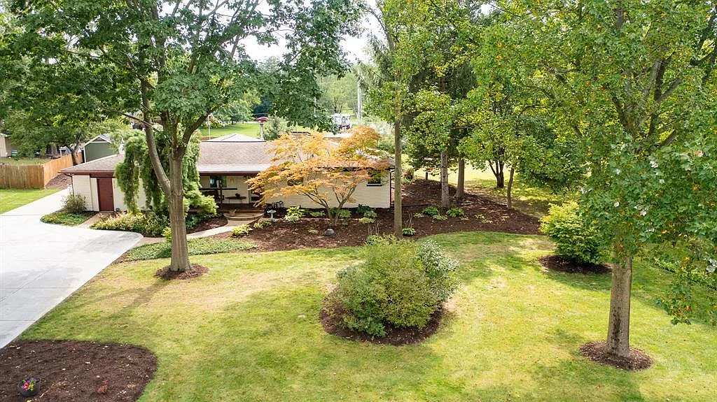 2715 Cardigan Rd photo 1