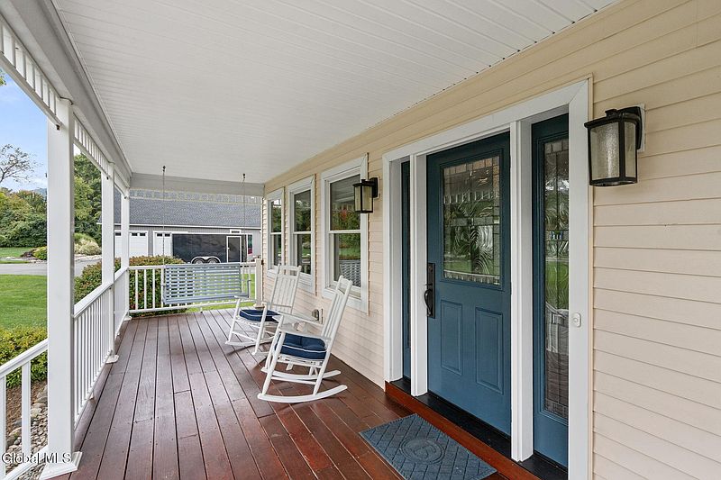 4th image of 376 New Salem Road