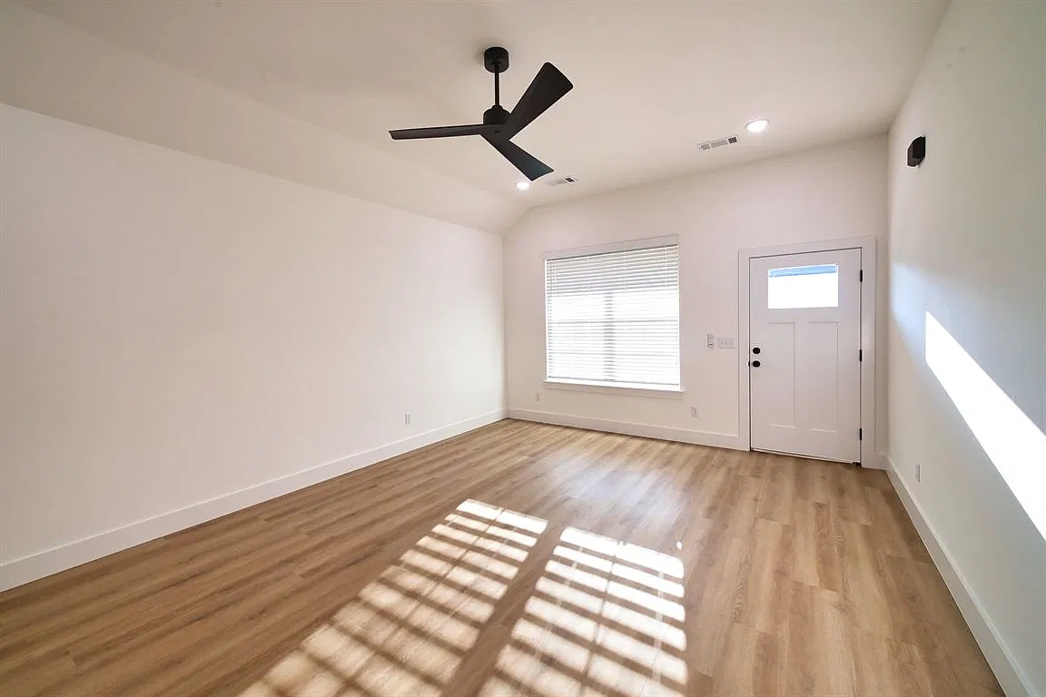3 bed, 1478 sqft, $1,895 — Photo 2