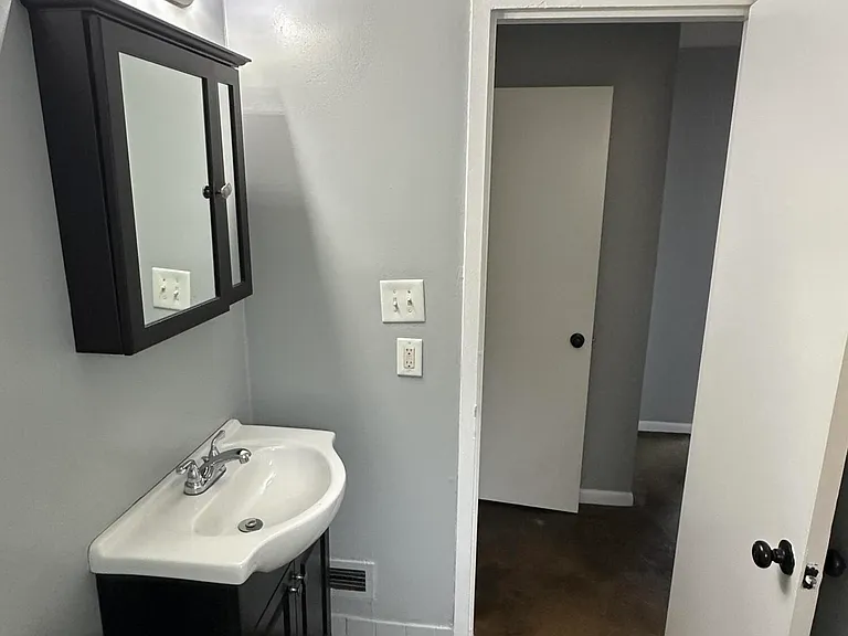 703 Wilkinson Blvd #4 — Photo 43