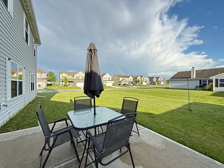 899 Briarstone Dr — Photo 16