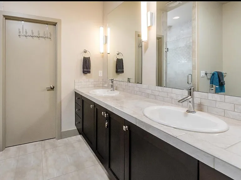 1611 NW Milwaukee Ave #1 — Photo 9