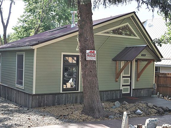 3rd image of 220 N Fork Ave