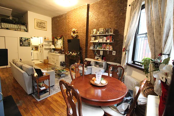 Rented by Luxor Homes & Investment Realty | media 29