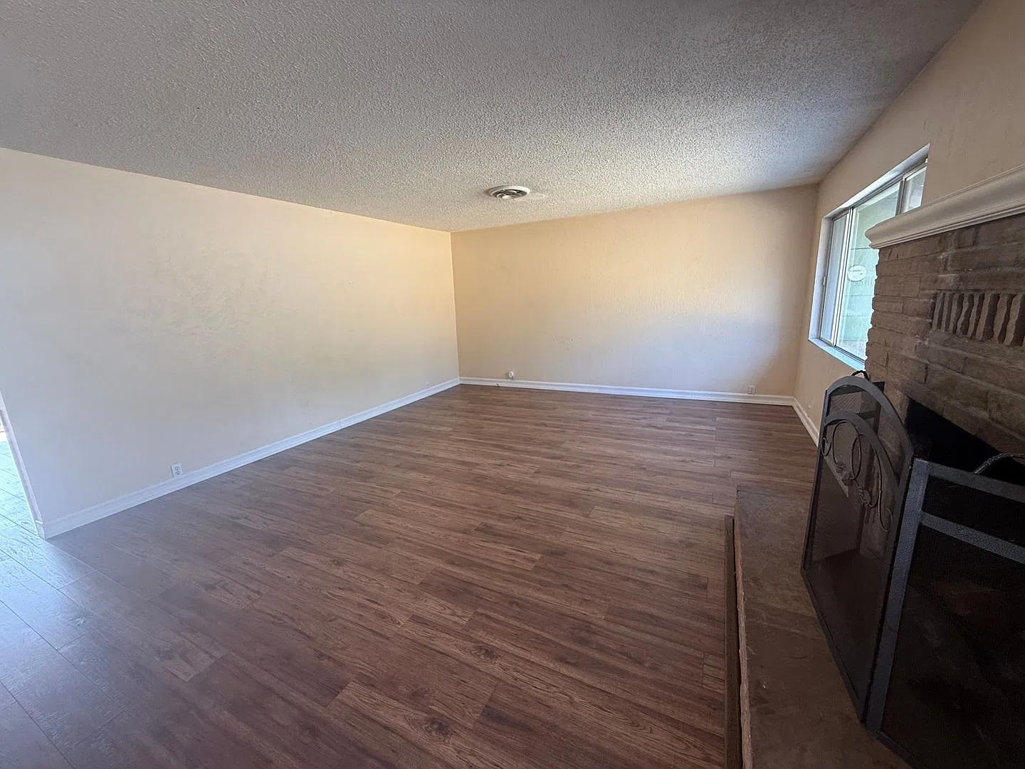 Beautiful 4/3 Home on Canyon Highlands Drive — Photo 2