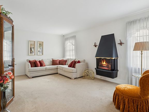 2nd image of 7749 W Palatine Ave