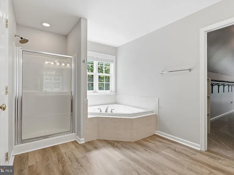100 Spyglass Ln — Photo 23