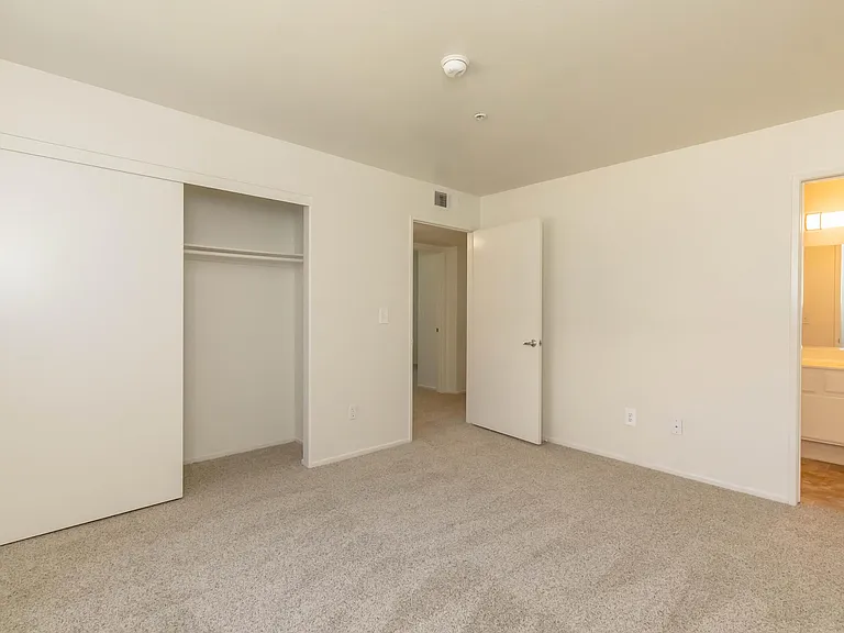 Cambridge Village Apartments — Photo 53