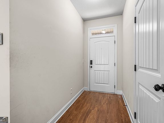 4th image of 110 Timberlake Ln