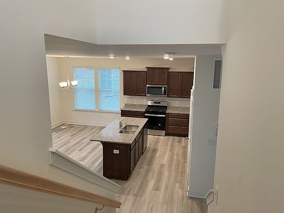 5th image of 146 Steel Springs Ln