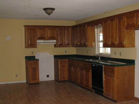 5th image of 150 Terry Ln
