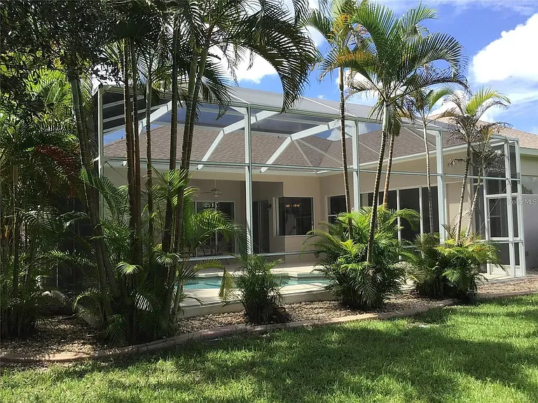 1292 W Hillsborough Blvd — Photo 15