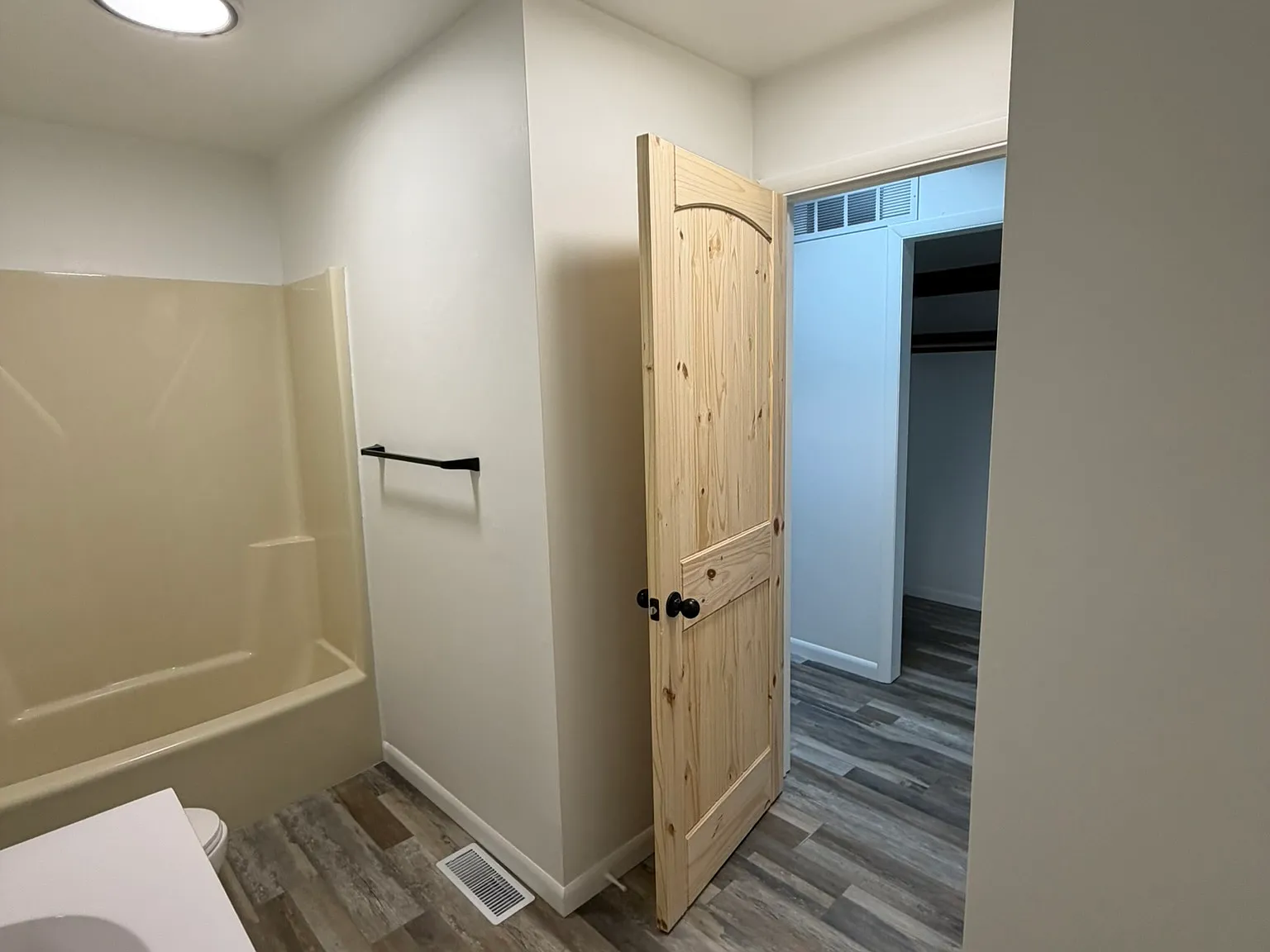 1712 N Stevens Ave — Photo 4