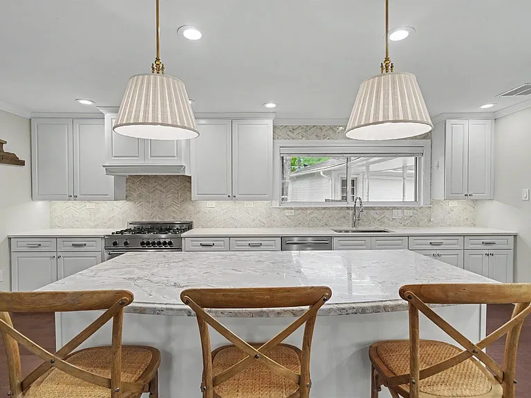 751 Bison Dr — Photo 4