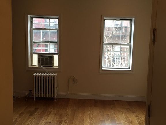4th image of 224 Sullivan St APT C54