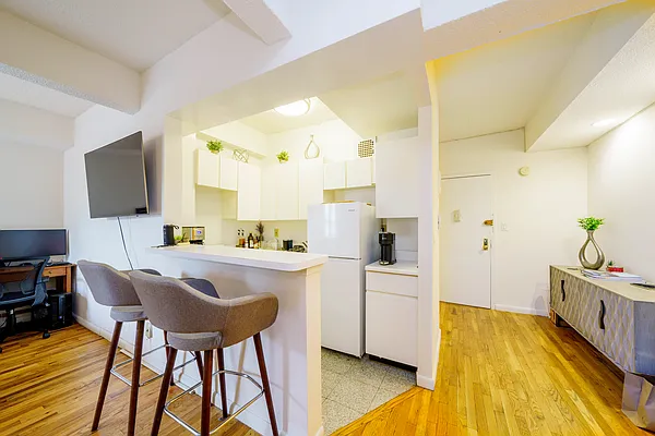 Rented by Douglas Elliman | media 11